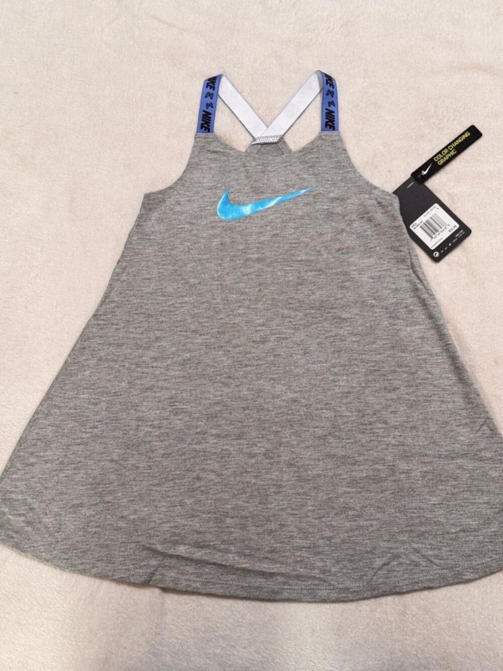 NIKE Girls Heather Grey V-Back Athletic Dress, Color Changing graphic Sz 4-5Y
